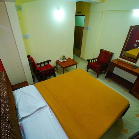 Amogha Residency Hotell Mysore Exteriör bild