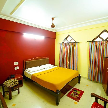 Amogha Residency Hotell Mysore Exteriör bild
