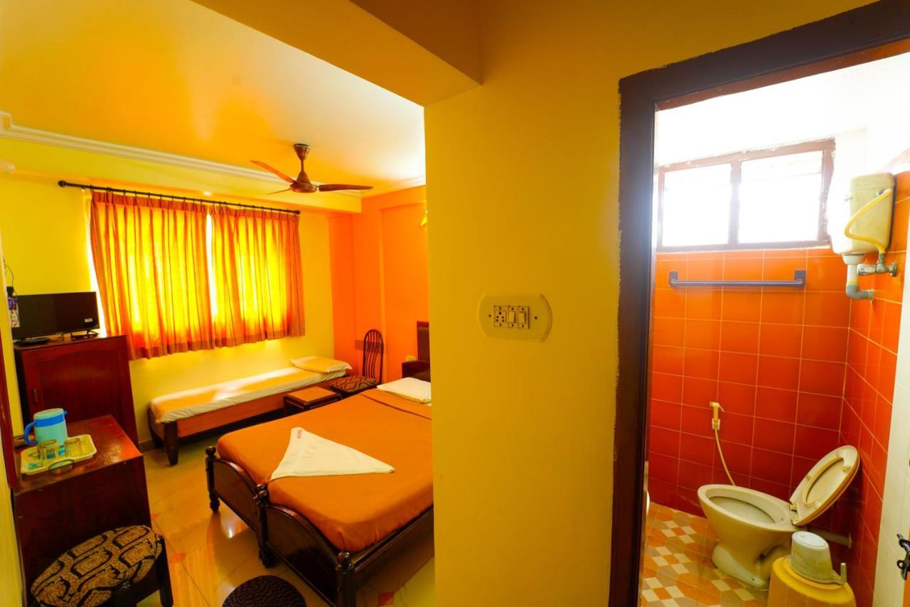 Amogha Residency Hotell Mysore Exteriör bild