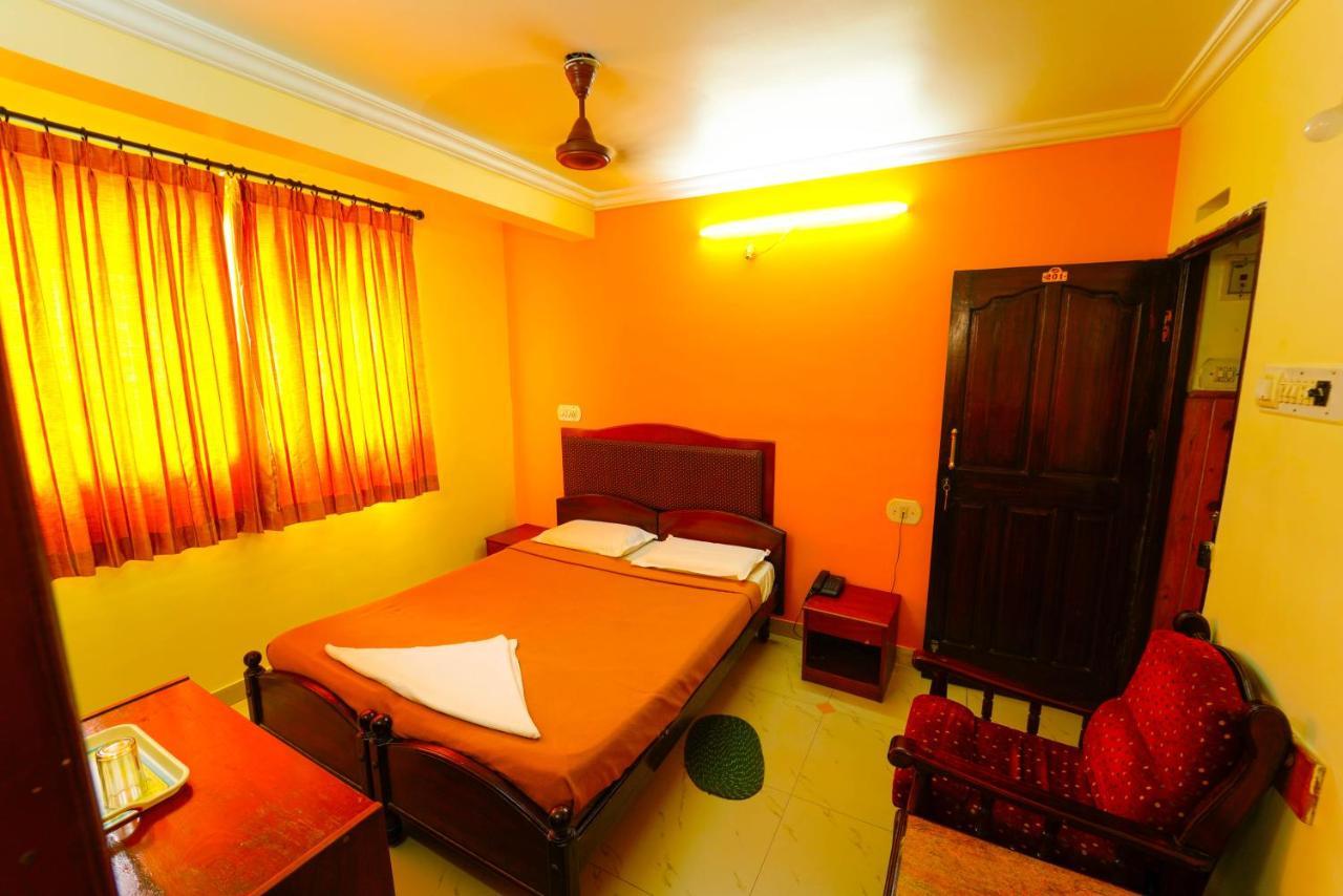 Amogha Residency Hotell Mysore Exteriör bild