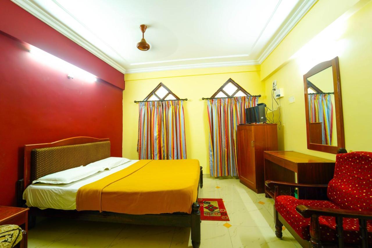 Amogha Residency Hotell Mysore Exteriör bild