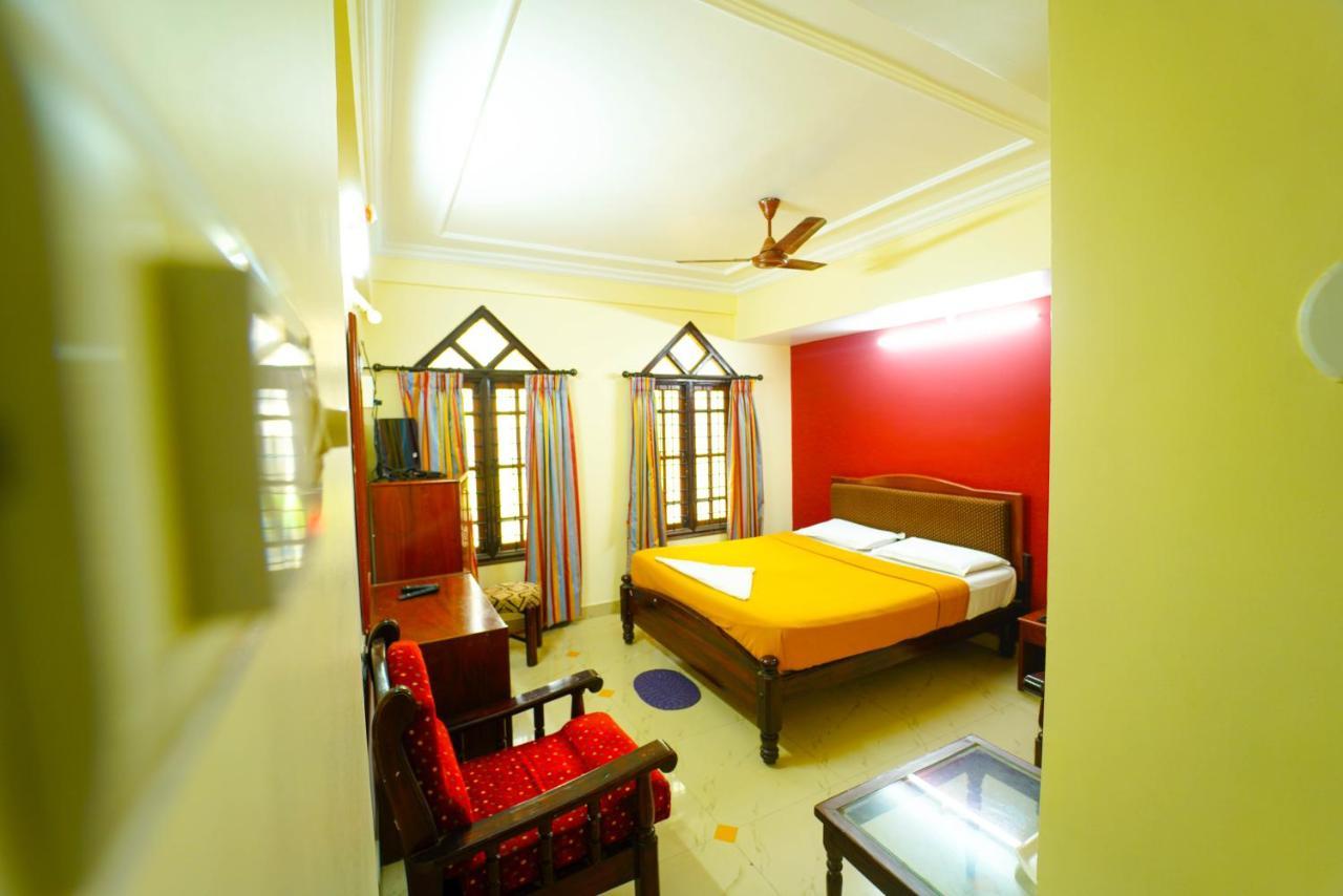 Amogha Residency Hotell Mysore Exteriör bild