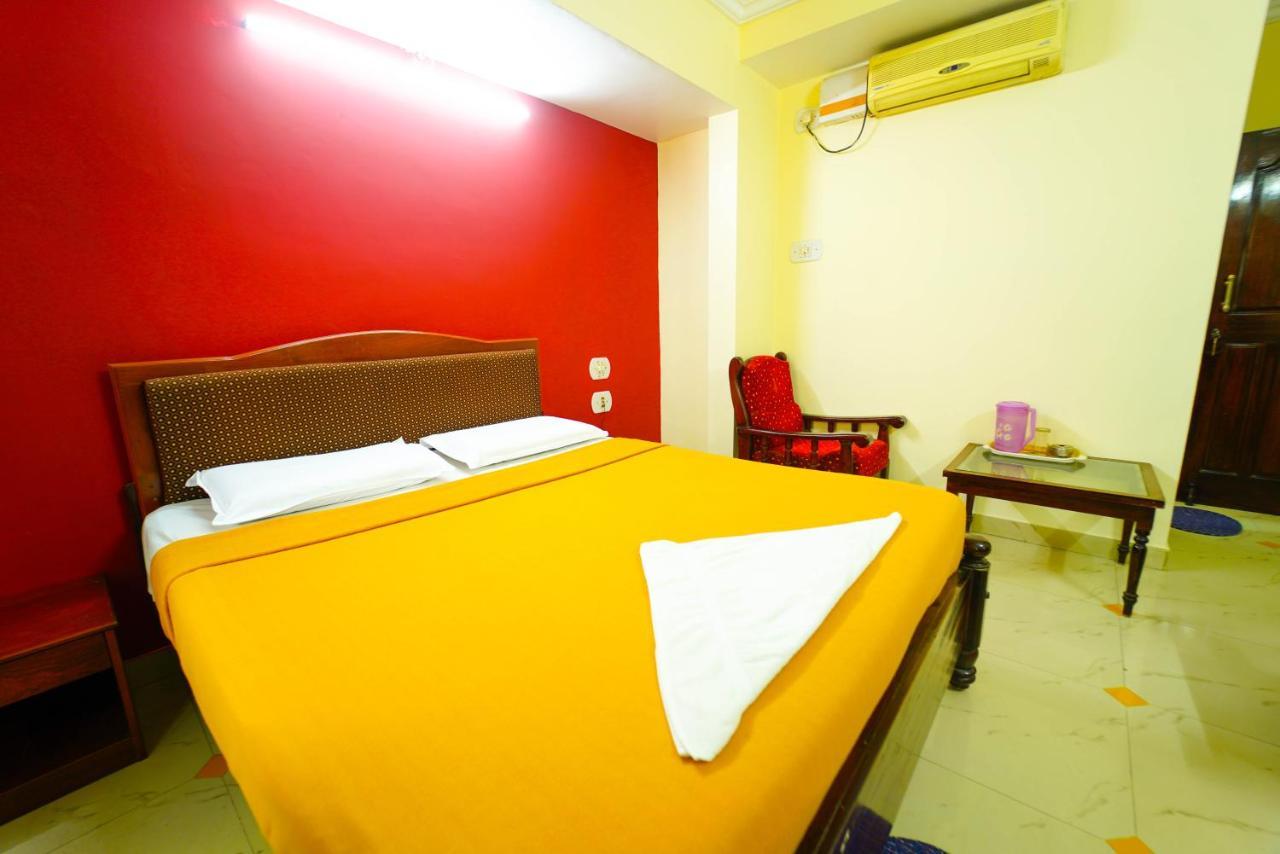 Amogha Residency Hotell Mysore Exteriör bild