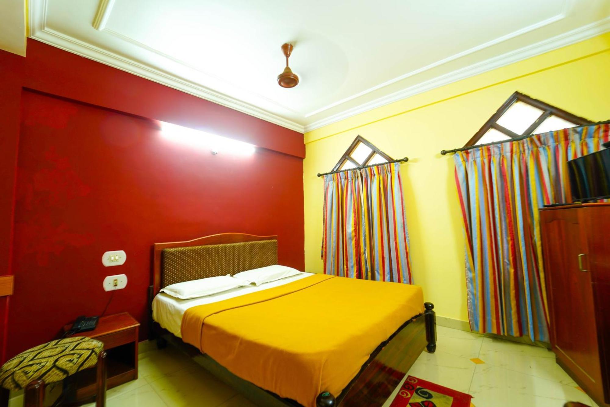 Amogha Residency Hotell Mysore Exteriör bild